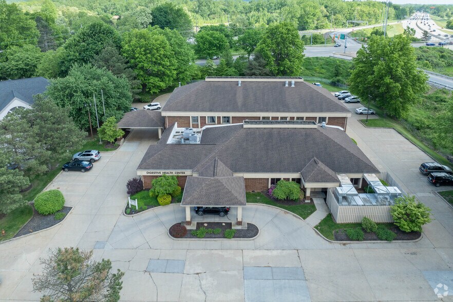 More Photos Of 570 White Pond Dr, Akron Medical For Lease