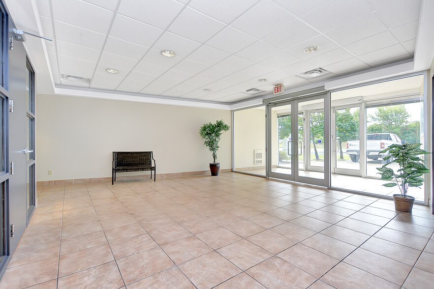 More Photos Of 4043 Carling Ave, Ottawa Office For Lease