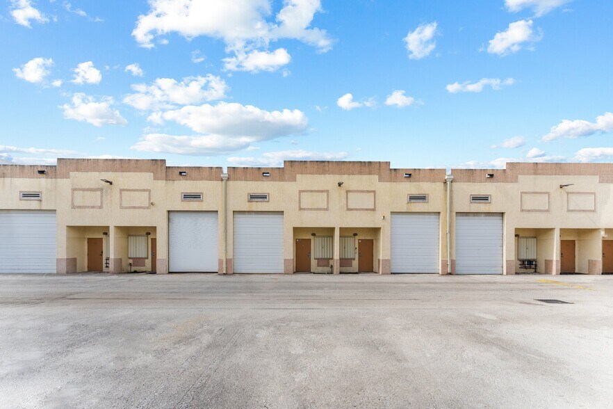 More Photos Of 13816 SW 142nd Ave, Miami Warehouse For Sale