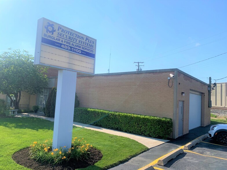 More Photos Of 4139 W 123rd St, Alsip Service For Sale