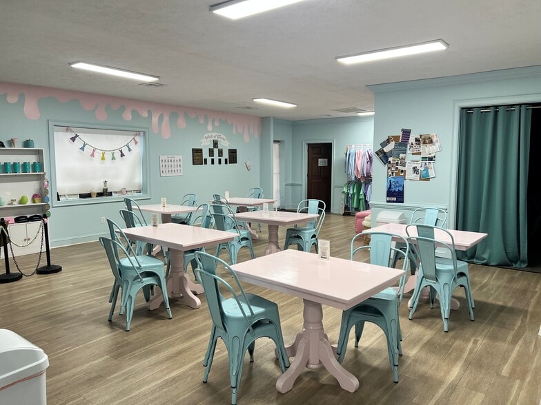 More Photos Of 2608 Lakeside Dr, Lynchburg Office For Lease