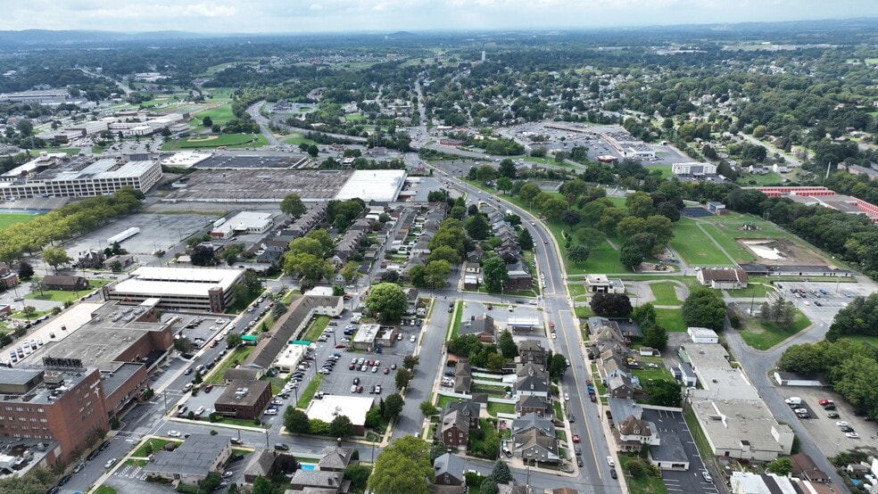 More Photos Of 2100 Ferry St, Easton Medical For Lease