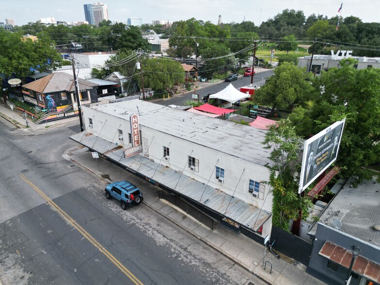 More Photos Of 1500 E 6th St, Austin Storefront Retail Residential For Sale