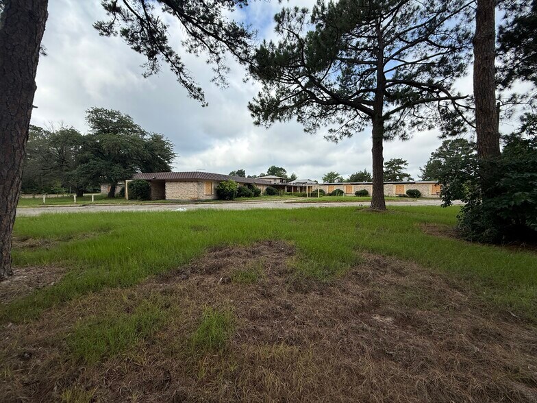 More Photos Of 2901 County 2347 rd, Tyler Dormitory For Sale