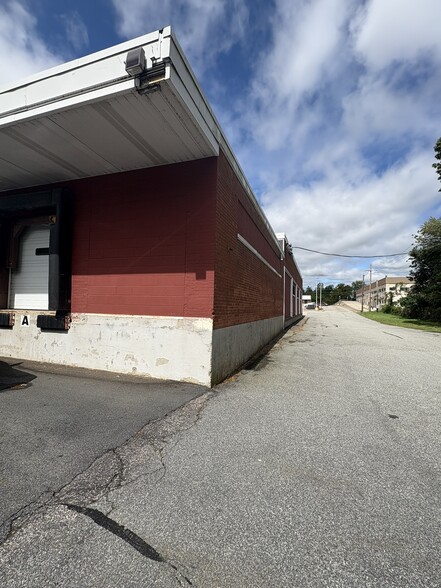 More Photos Of 1370 Elmwood Ave, Cranston Manufacturing For Sale