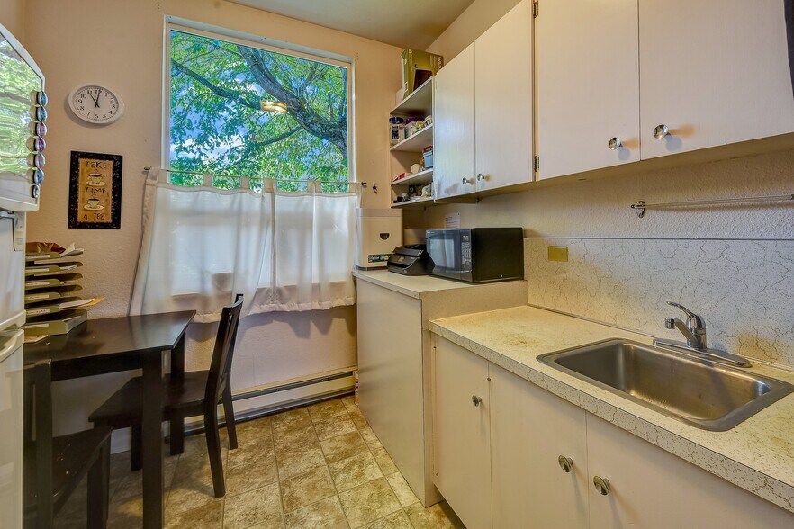 More Photos Of 920 N 1st St, Renton Medical For Sale