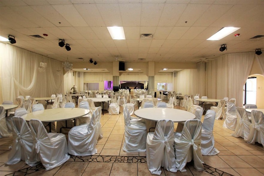 More Photos Of 819 Los Presidentes Ave, Laredo Storefront Retail Office For Sale