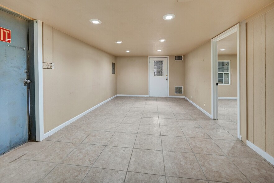 More Photos Of 3603 W 35th St, Odessa Industrial For Sale