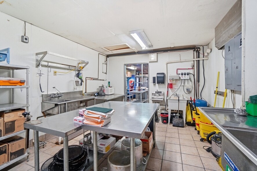 More Photos Of 15641 Oh-235, Belle Center Freestanding For Sale