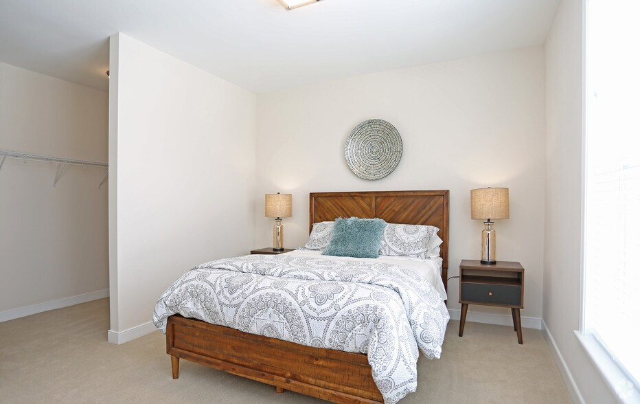 More Photos Of 240 State St, Schenectady Apartments For Lease