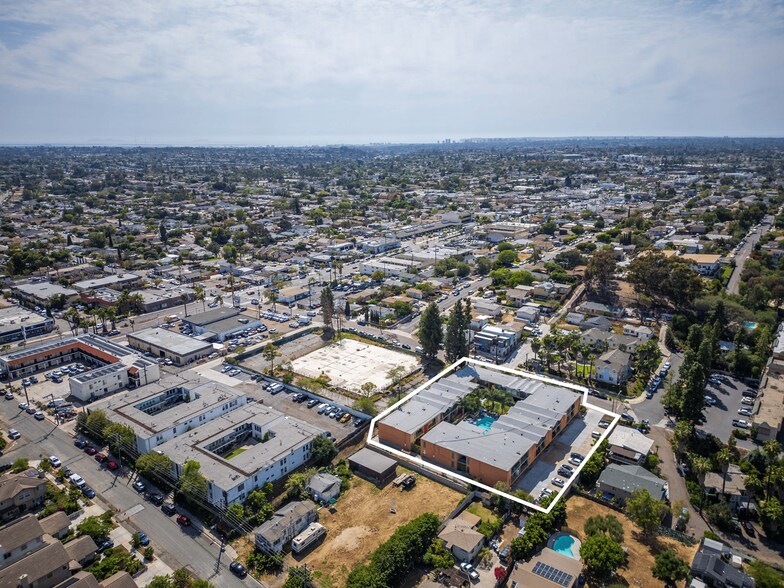 More Photos Of 5055 73rd St, San Diego Apartments For Sale