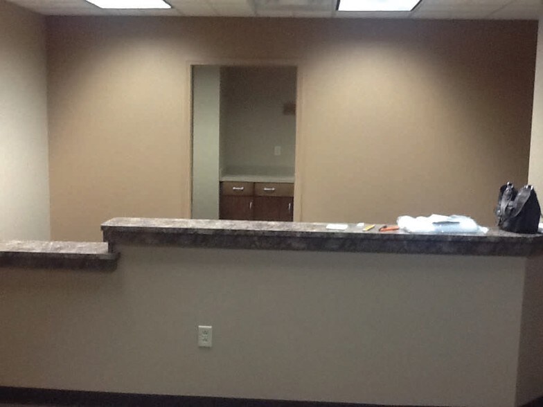 More Photos Of 1045 James St, Syracuse Medical For Lease