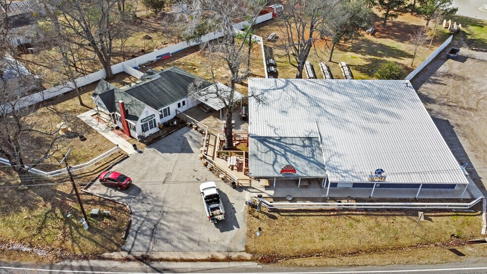 Primary Photo Of 1450 FM 279, Ben Wheeler Restaurant For Sale
