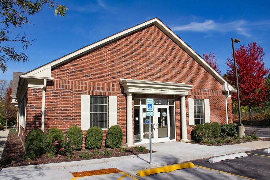 More Photos Of 16732 W 159th St, Lockport Bank For Lease