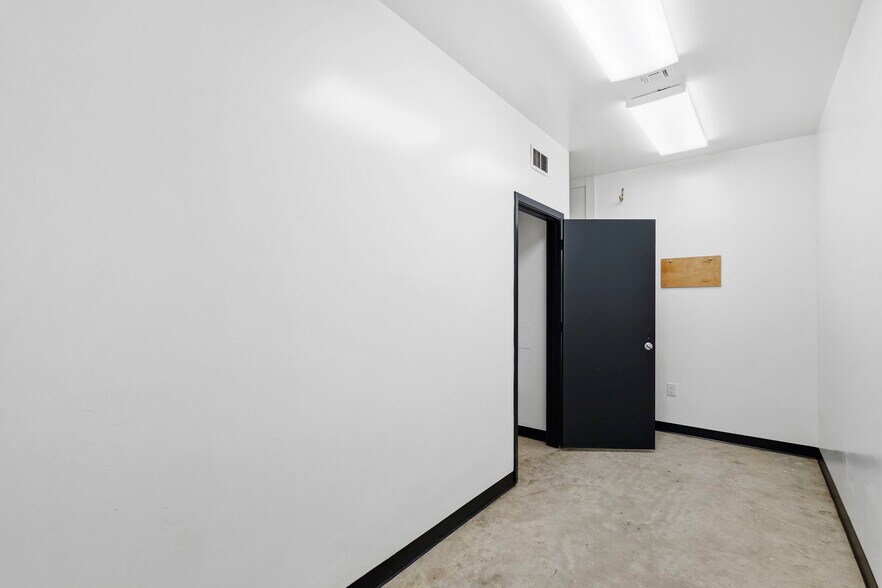 More Photos Of 9903 FM 2759 Rd, Richmond Specialty For Sale