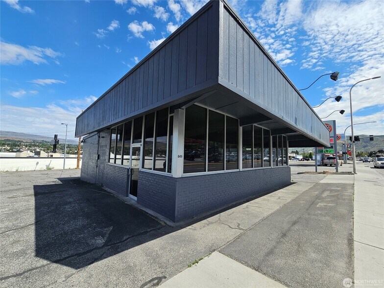 More Photos Of 849 S Mission St, Wenatchee General Retail For Sale