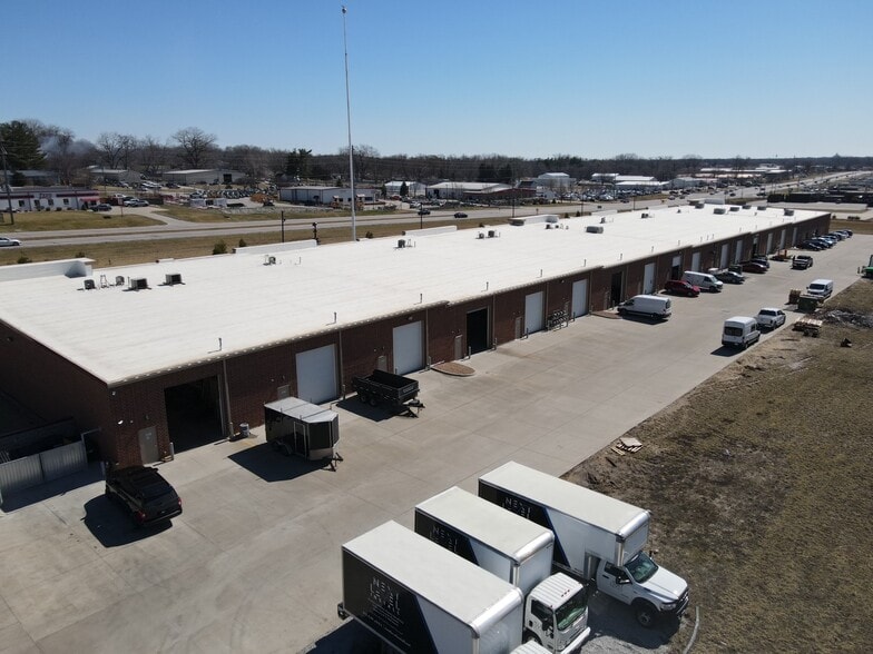 More Photos Of 5548 NW 2nd St, Des Moines Light Distribution For Lease