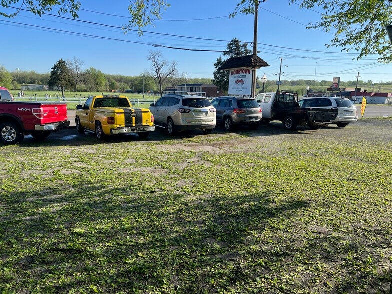 Primary Photo Of 425 E Main St, Osawatomie Auto Dealership For Sale