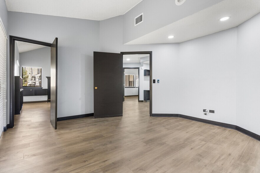 More Photos Of 1231 S Parker Rd, Denver Medical For Sale