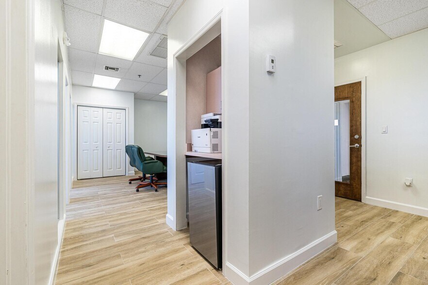 More Photos Of 2455 E Sunrise Blvd, Fort Lauderdale Loft Creative Space For Sale