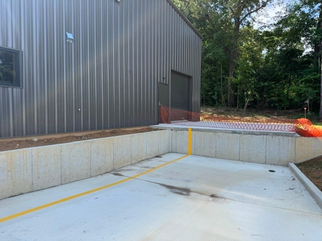 More Photos Of 300 Midridge Ln, Pelham Warehouse For Lease