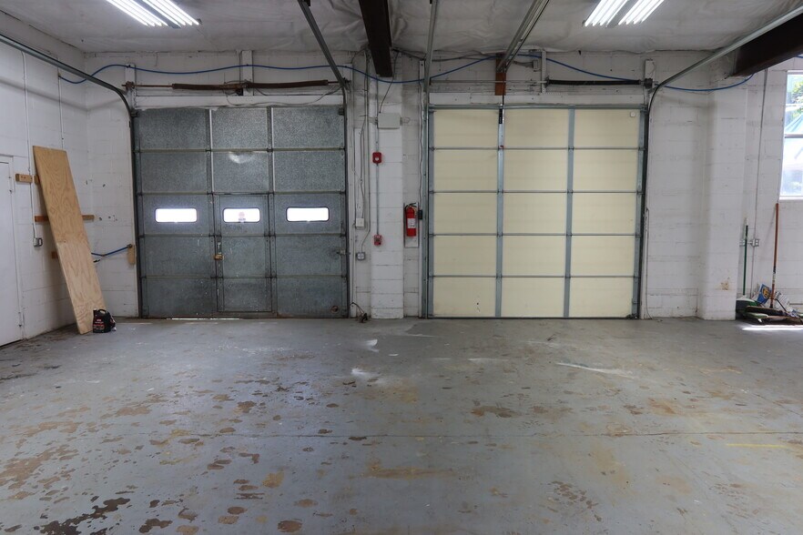 More Photos Of 1612 N Ocean Ave, Holtsville General Retail For Lease