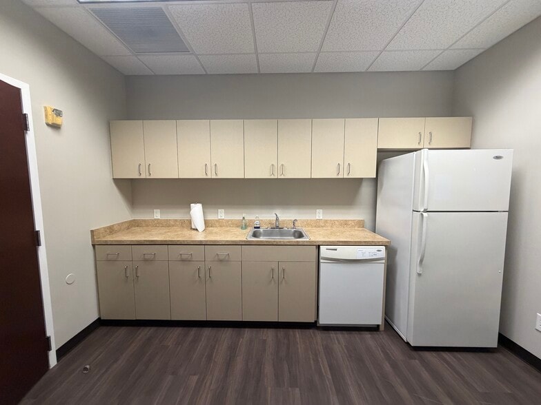 More Photos Of 501 Forest Ln, Clemson Medical For Lease