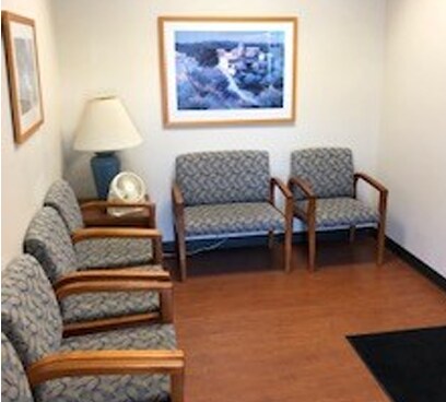 More Photos Of 1437-1457 Merchant Dr, Algonquin Medical For Sale