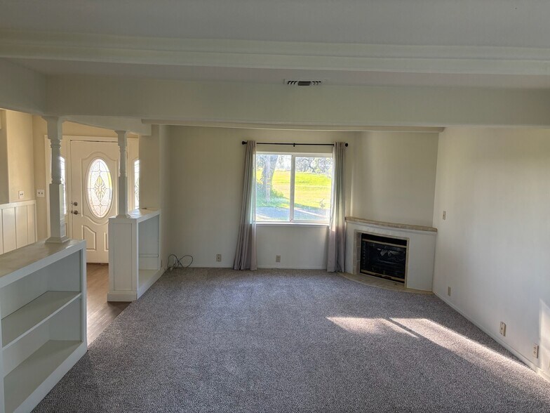 More Photos Of 3027 W Wise Rd, Lincoln Land For Sale