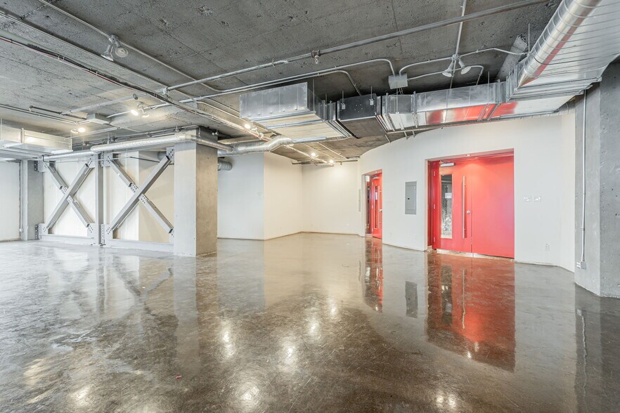 More Photos Of 3737 Boul Cremazie E, Montréal Office For Lease