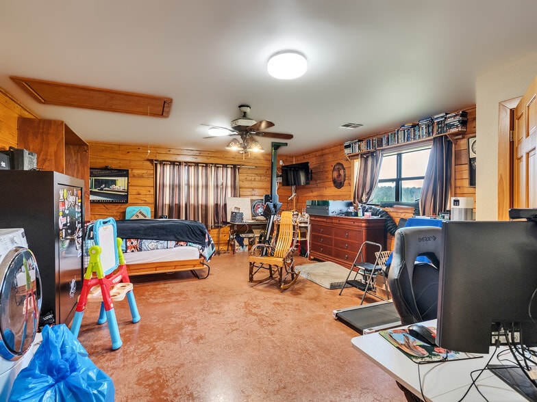 More Photos Of 325 Forest Service 217 Rd, Shepherd Specialty For Sale