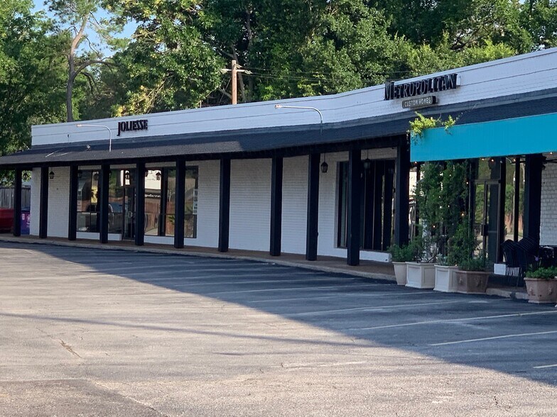 Primary Photo Of 13620 Memorial Dr, Houston Storefront For Lease