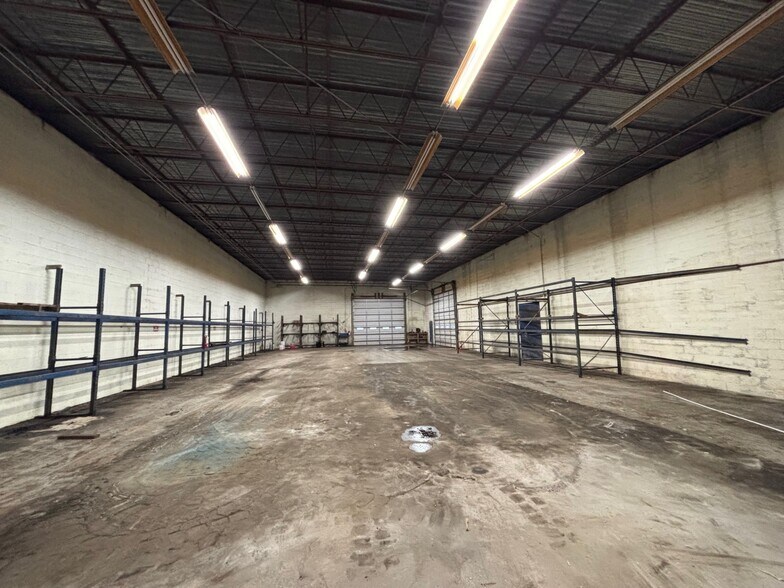 More Photos Of 4614 College Rd N, Castle Hayne Service For Lease