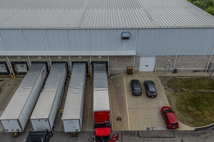 More Photos Of 8295 Bavaria Dr, Macedonia Distribution For Lease