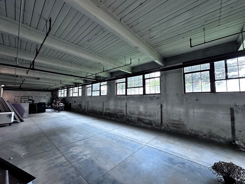 More Photos Of 165 S Main St, Cortland Warehouse For Lease