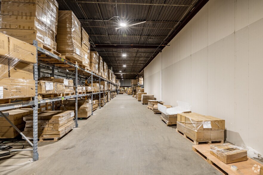 More Photos Of 9145 Rue Boivin, Montréal Light Manufacturing For Lease