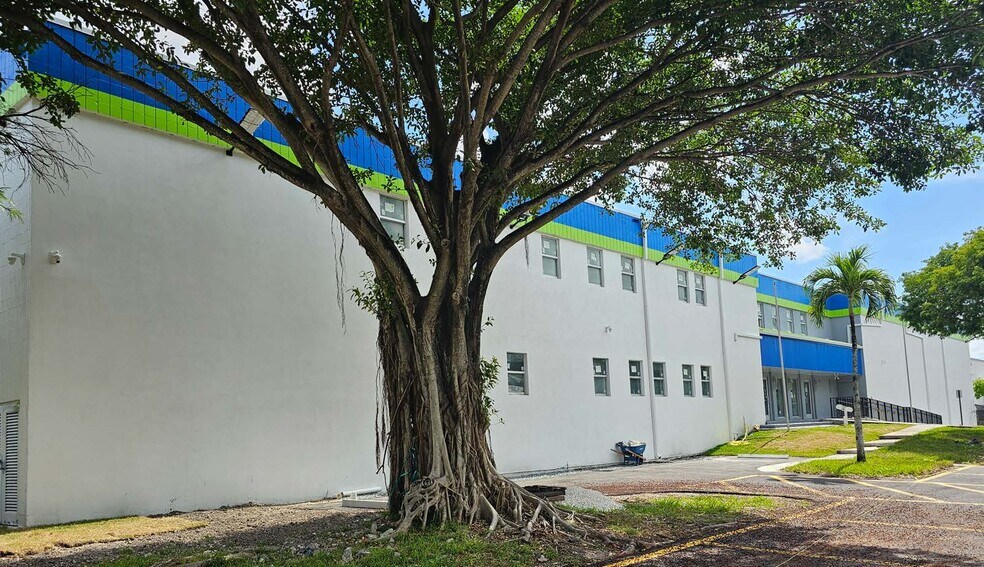 More Photos Of 8800 NW 15th St, Miami Warehouse For Lease