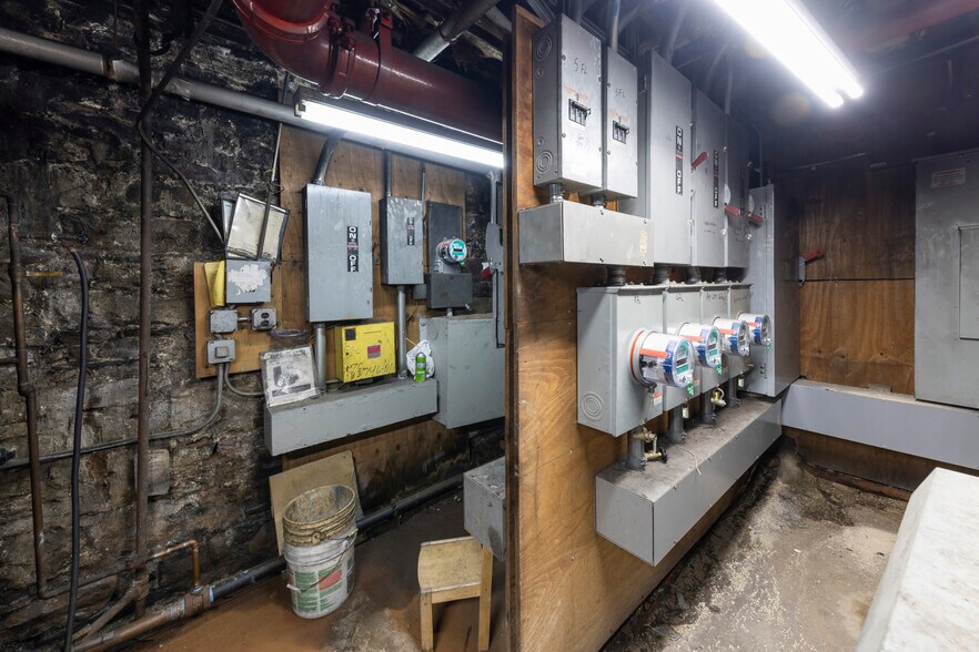 More Photos Of 39 Eldridge St, New York Office Residential For Sale