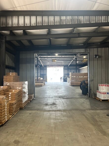 More Photos Of 3961 Wesley St, Myrtle Beach Warehouse For Lease