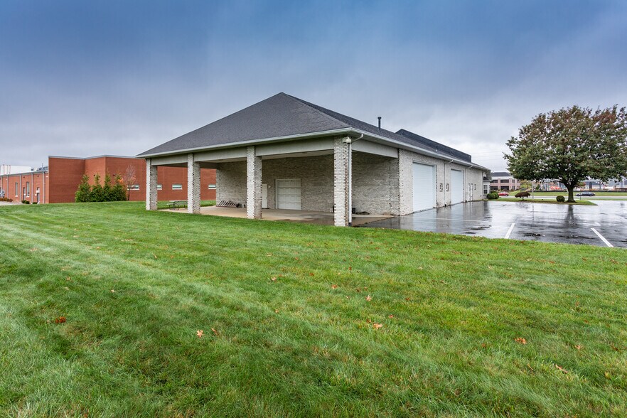 More Photos Of 1186 S State Route 157, Edwardsville Loft Creative Space For Sale