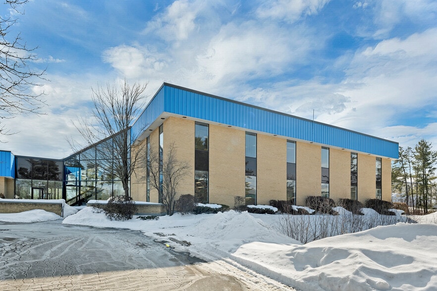 More Photos Of 41 Simon St, Nashua Flex For Lease