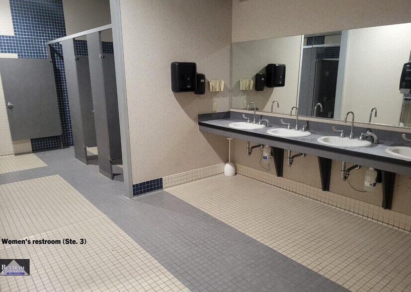 More Photos Of 1717 W 7th St, Joplin Storefront For Lease