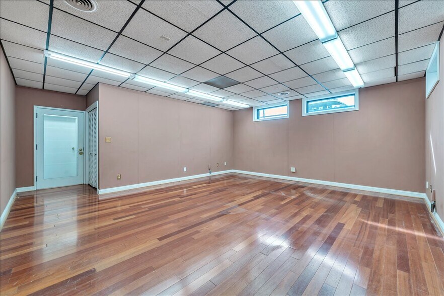 More Photos Of 356-358 Campbell Ave NW, Roanoke Office For Sale