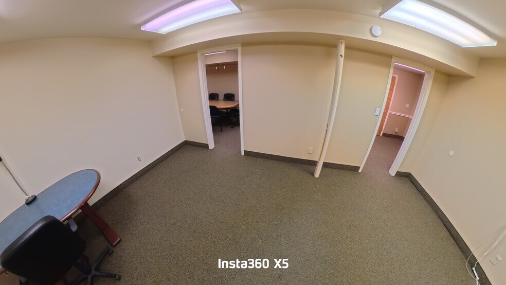 More Photos Of 302 Willis Ave, Mineola Freestanding For Lease