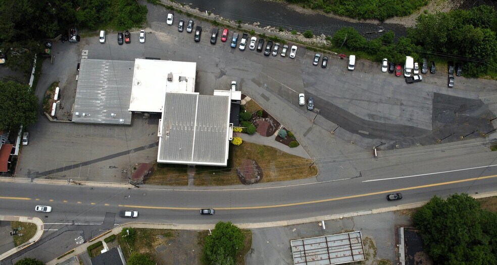 More Photos Of 301 N 9th St, Stroudsburg Auto Dealership For Lease