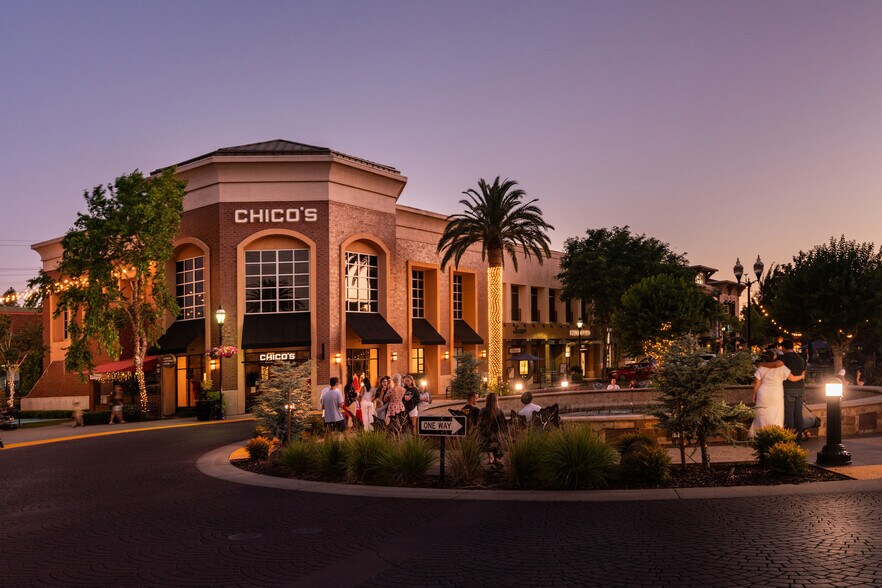 Primary Photo Of 1013 Galleria Blvd, Roseville General Retail For Lease