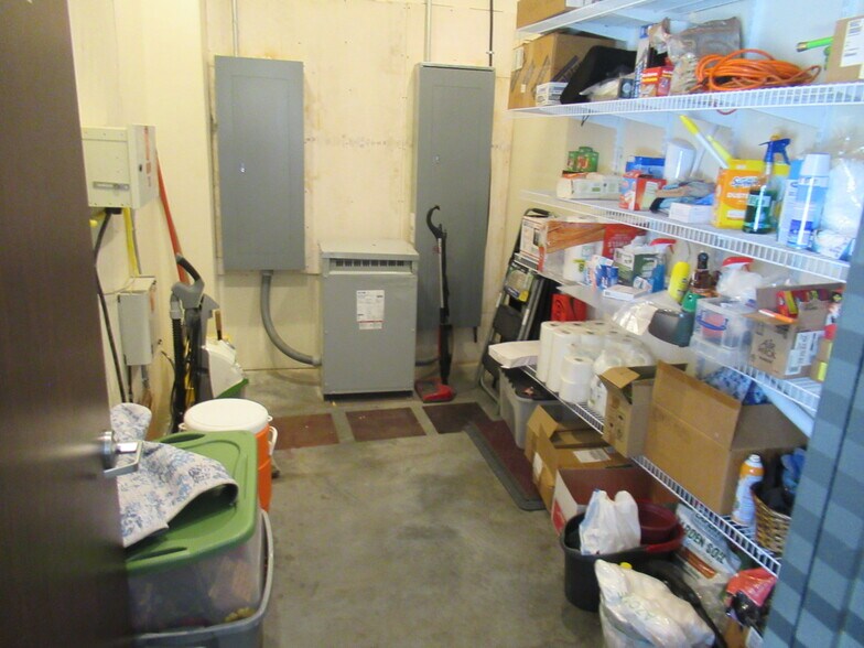 More Photos Of 21061 Gene Campbell Blvd, New Caney Warehouse For Sale