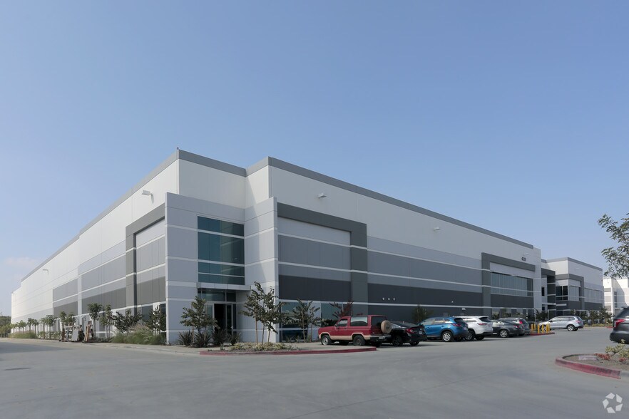 More Photos Of 4600 Conant St, Long Beach Warehouse For Lease