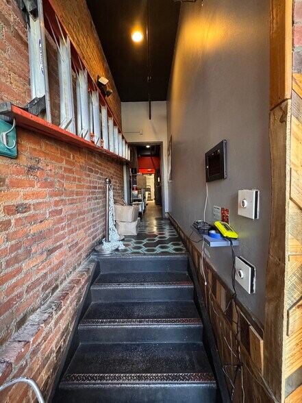 More Photos Of 4-6 Sheridan Ave, Albany Storefront Retail Office For Lease