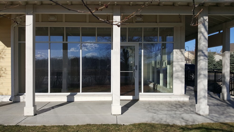 More Photos Of 960-970 Harris Rd, Grayslake Coworking Space